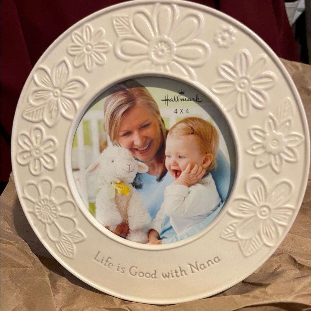 New Precious Nana Round picture frame